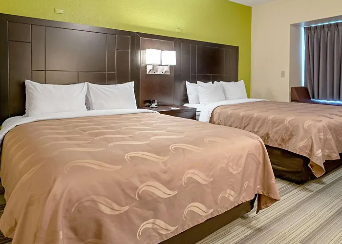 Quality Inn & Suites Robbinsville
